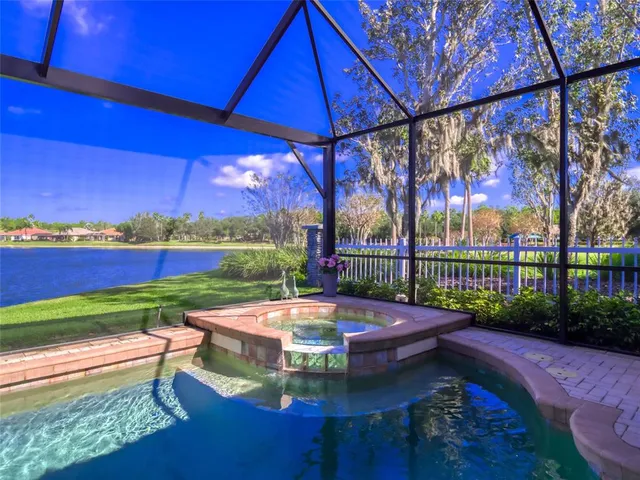 $955,000 | 6631 Waters Edge Way, Lakewood Ranch, FL 34202