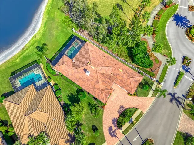 $955,000 | 6631 Waters Edge Way, Lakewood Ranch, FL 34202