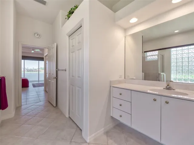 $955,000 | 6631 Waters Edge Way, Lakewood Ranch, FL 34202