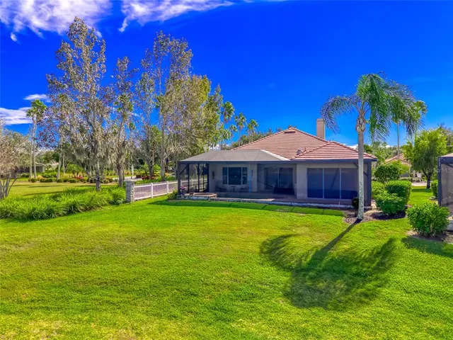 $955,000 | 6631 Waters Edge Way, Lakewood Ranch, FL 34202