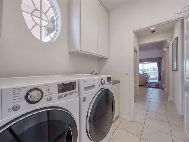 $955,000 | 6631 Waters Edge Way, Lakewood Ranch, FL 34202