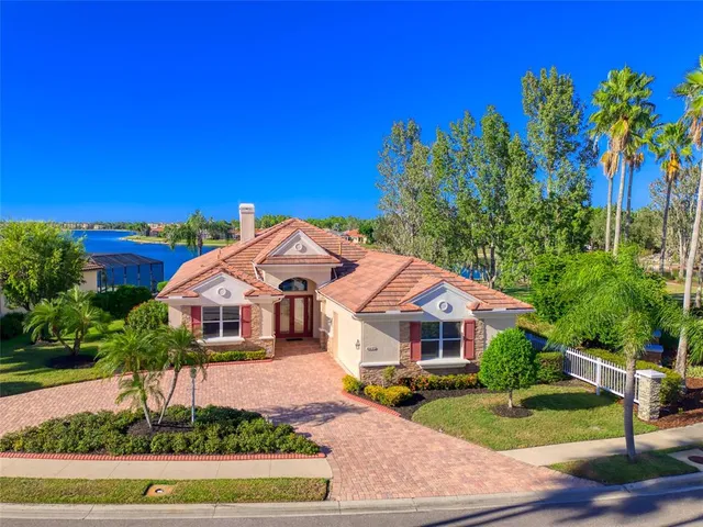 $955,000 | 6631 Waters Edge Way, Lakewood Ranch, FL 34202