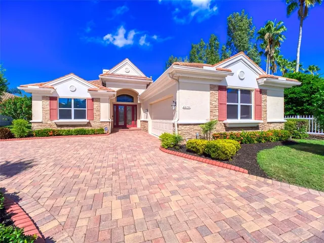 $955,000 | 6631 Waters Edge Way, Lakewood Ranch, FL 34202