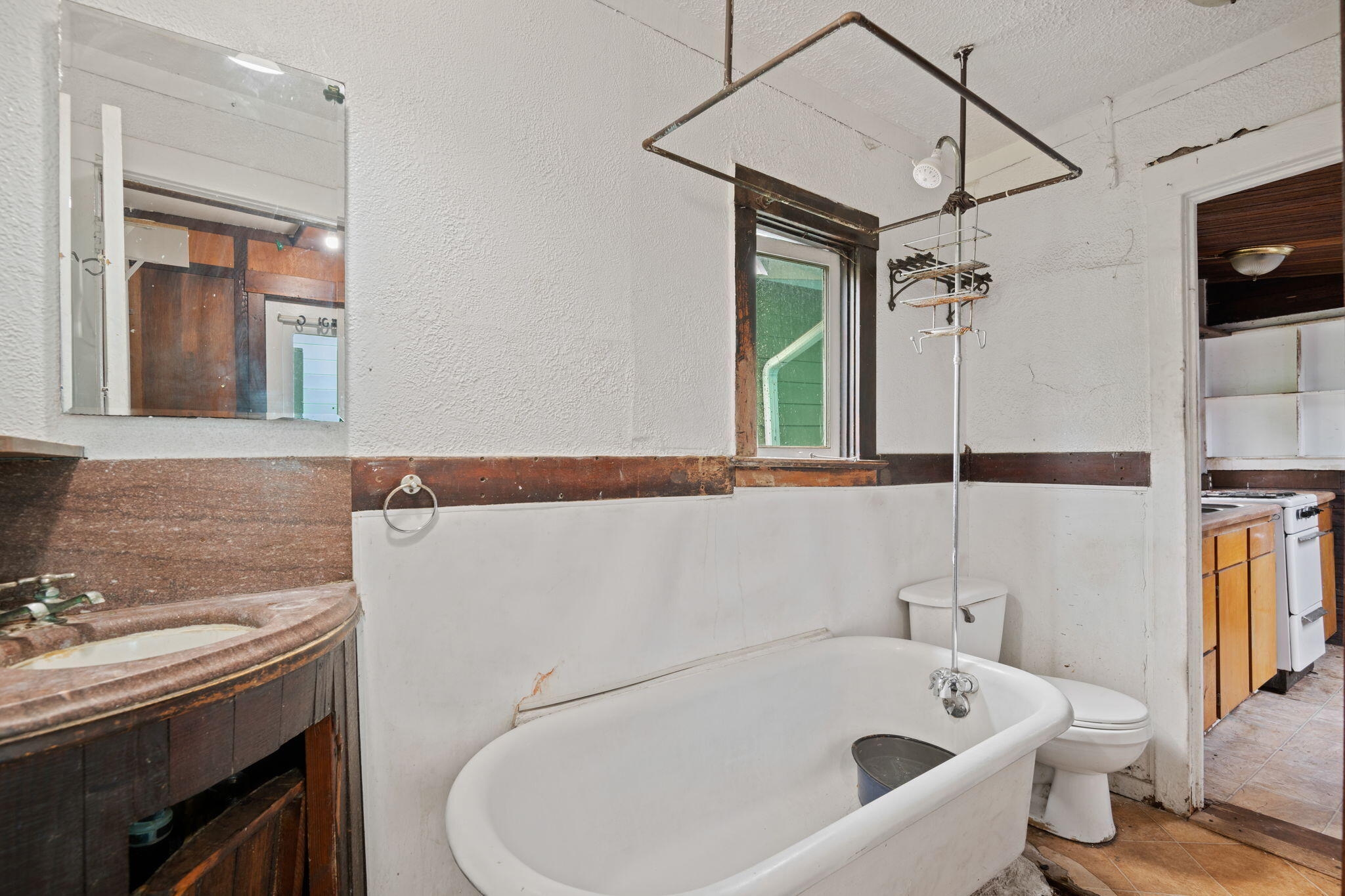 517 Brinkerhoff Avenue Santa Barbara, CA 93101 - Photo 26 of 31 517 Bathroom