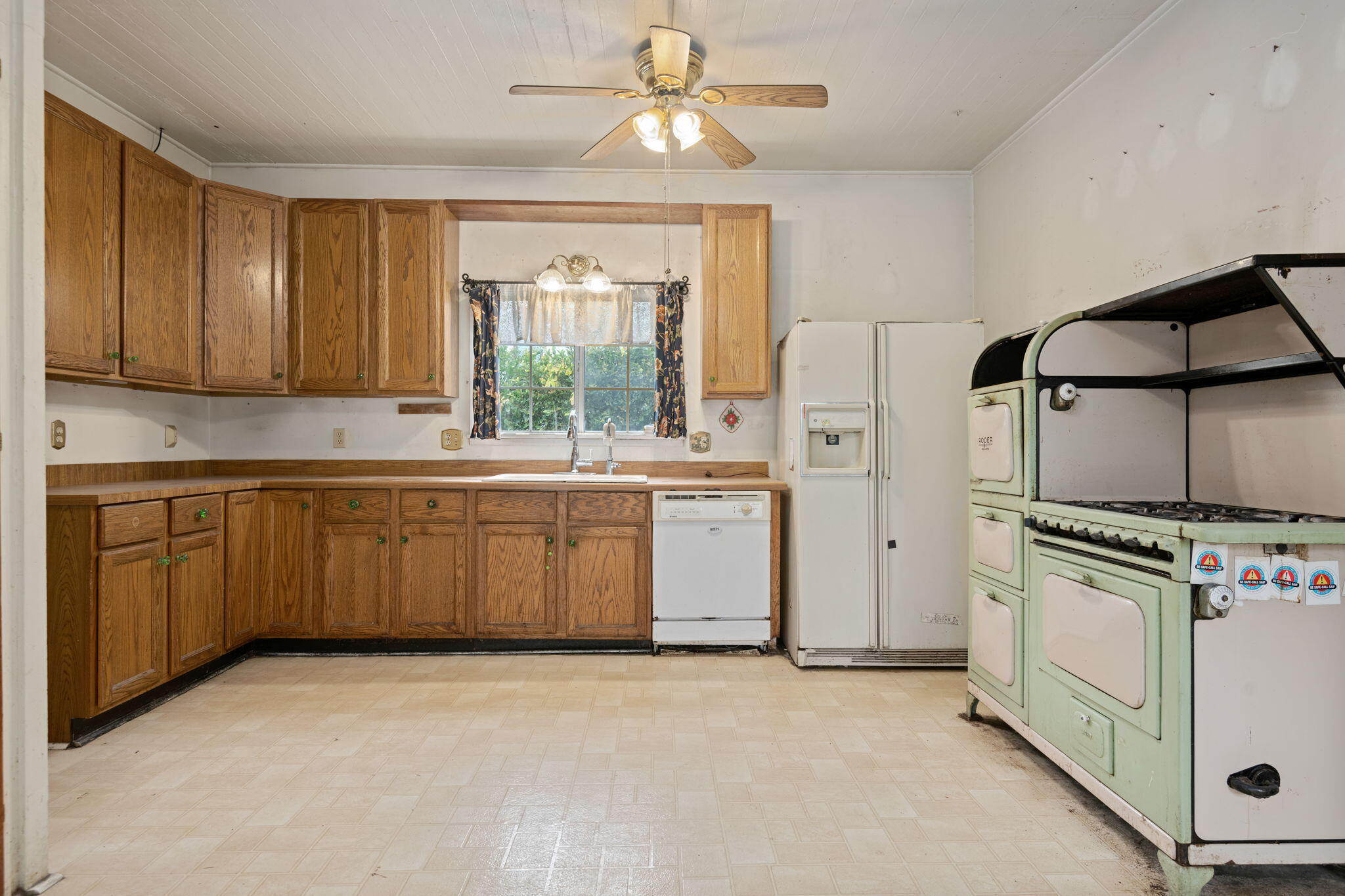 517 Brinkerhoff Avenue Santa Barbara, CA 93101 - Photo 9 of 31 Kitchen