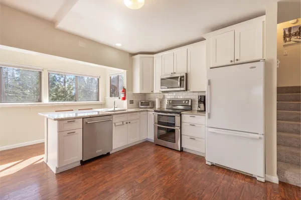 $549,000 | 11661 Snowpeak Way, Unit 520, Truckee, CA 96161
