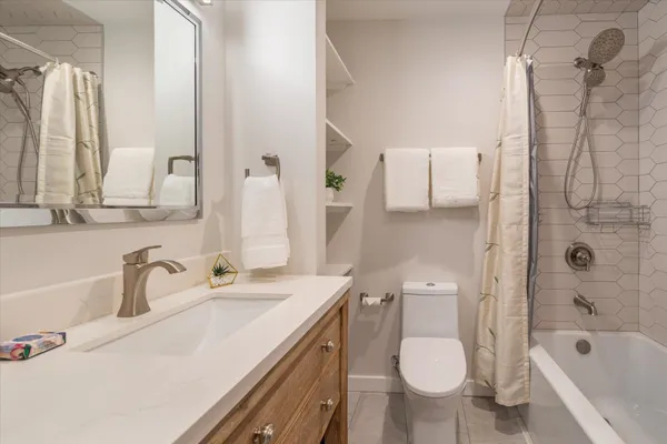 $549,000 | 11661 Snowpeak Way, Unit 520, Truckee, CA 96161