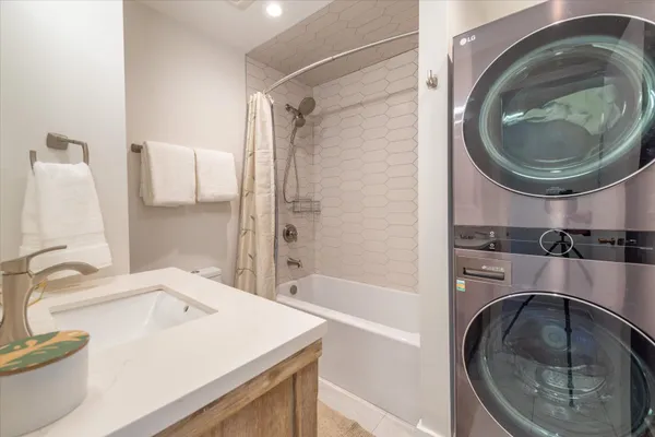 $549,000 | 11661 Snowpeak Way, Unit 520, Truckee, CA 96161