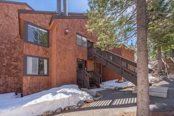 $549,000 | 11661 Snowpeak Way, Unit 520, Truckee, CA 96161
