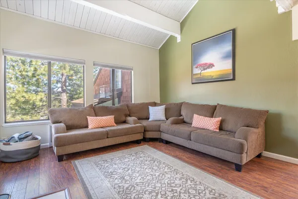 $549,000 | 11661 Snowpeak Way, Unit 520, Truckee, CA 96161