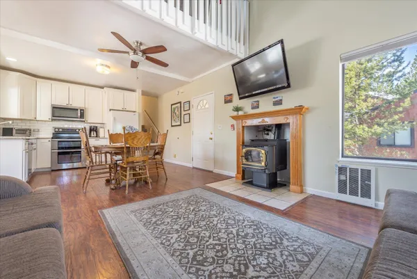 $549,000 | 11661 Snowpeak Way, Unit 520, Truckee, CA 96161