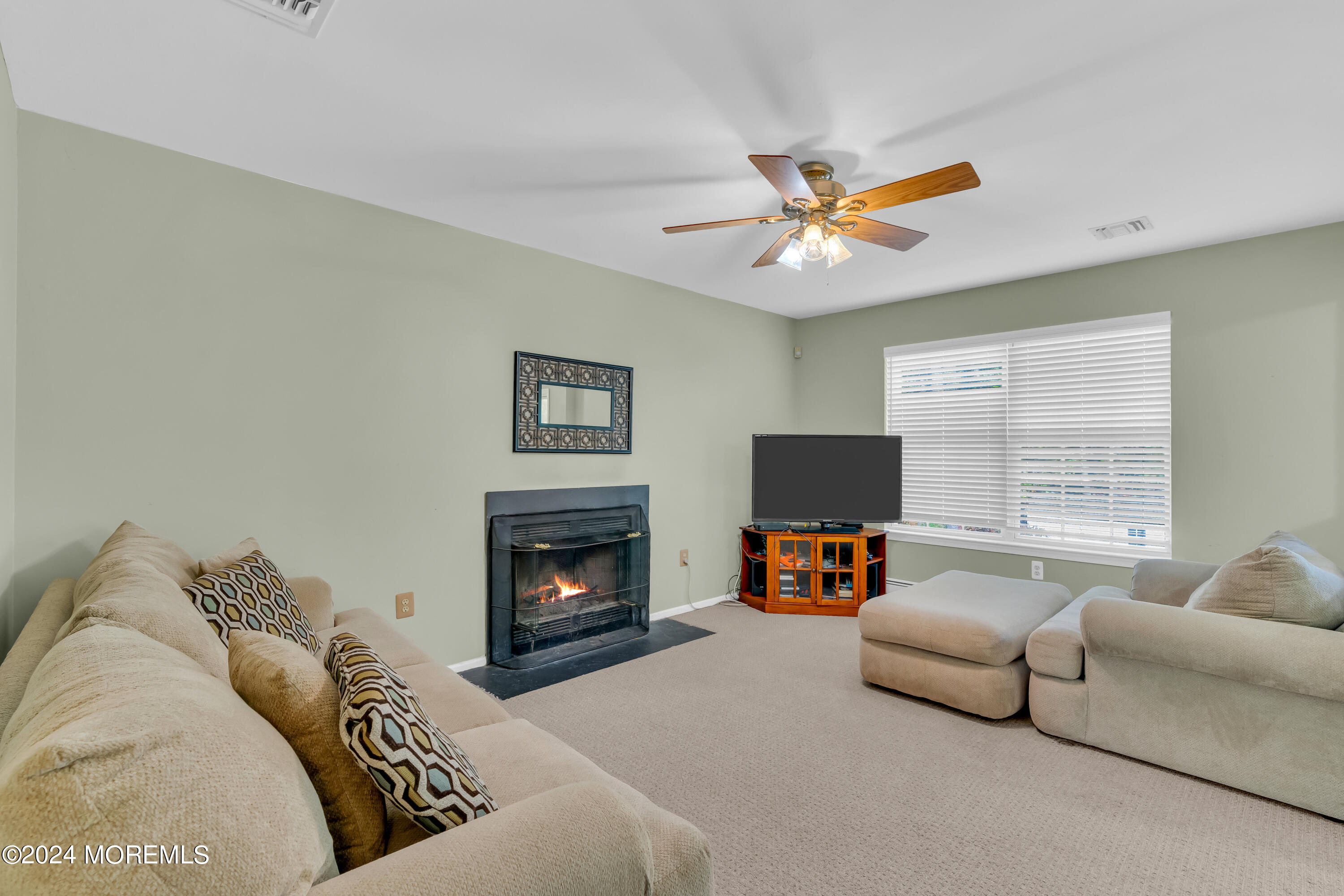 17 Roe Lane Howell, NJ 07731 - Photo 11 of 35 021_dsc00101.jpg-1_690