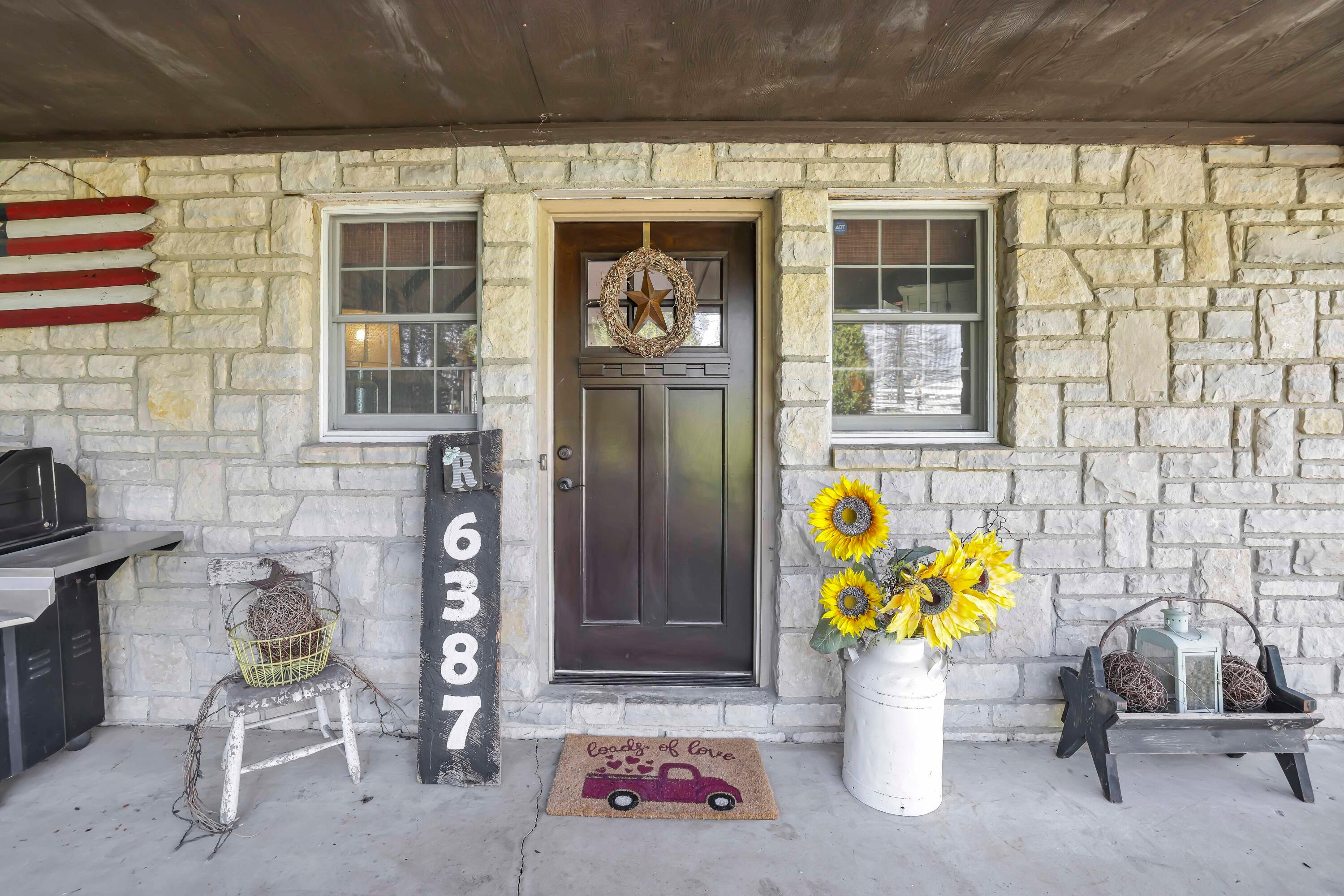 6387 Refugee Road Southwest Etna, OH 43062 - Photo 87 of 117 Front Entrance