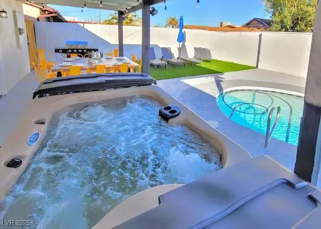 $3,795 | 3113 Black Forest Drive, Las Vegas, NV 89102