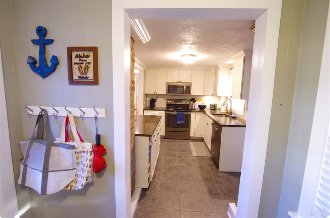 7 Westminster Street Westerly, RI 02891 - Photo 3 of 22