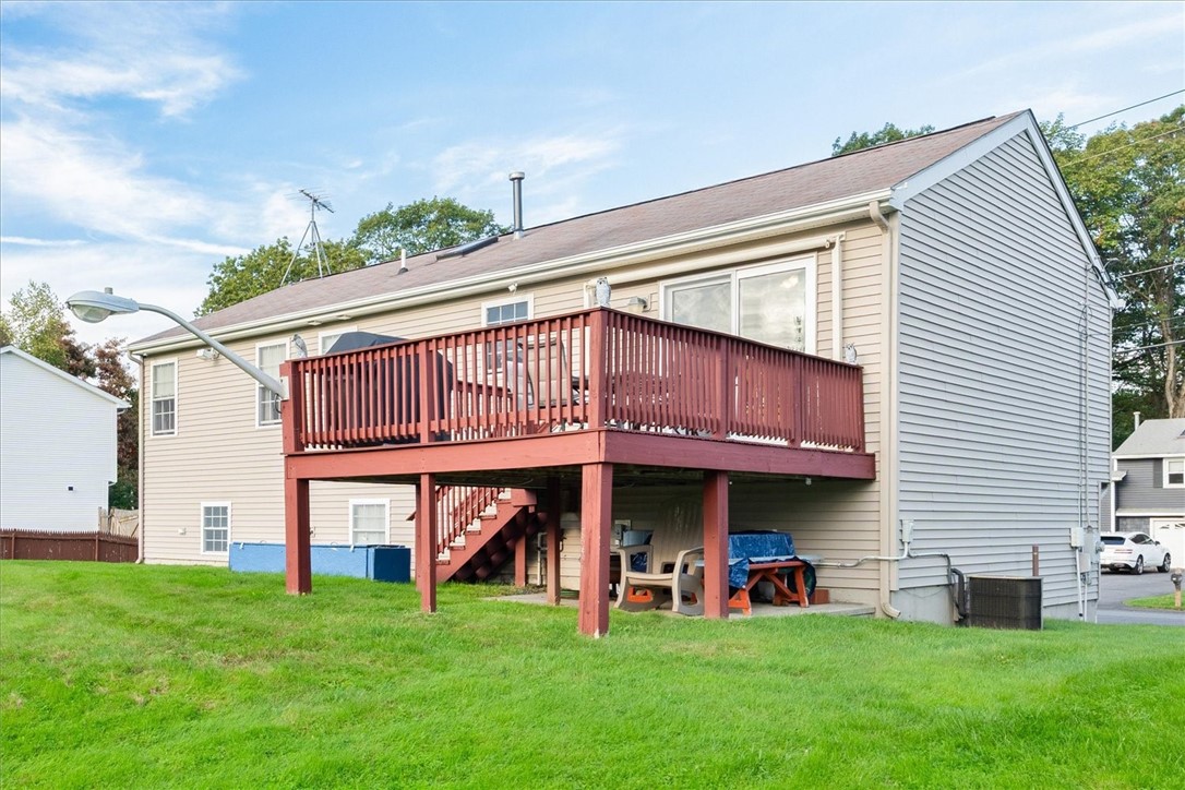 80 Tomahawk Trail Cranston, RI 02921 - Photo 12 of 44