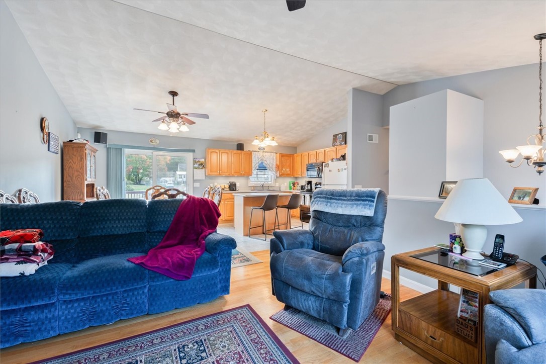 80 Tomahawk Trail Cranston, RI 02921 - Photo 16 of 44