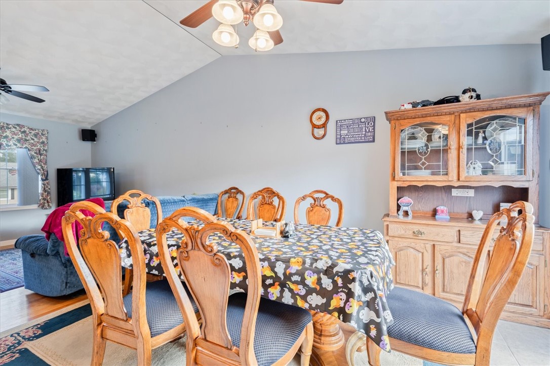 80 Tomahawk Trail Cranston, RI 02921 - Photo 19 of 44