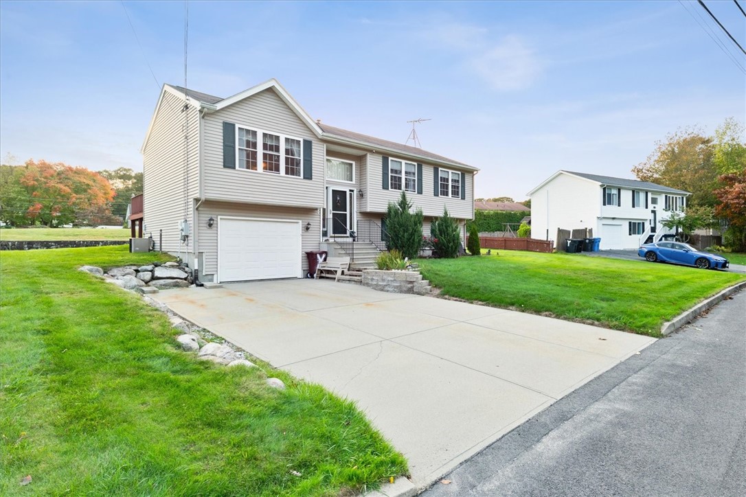 80 Tomahawk Trail Cranston, RI 02921 - Photo 5 of 44