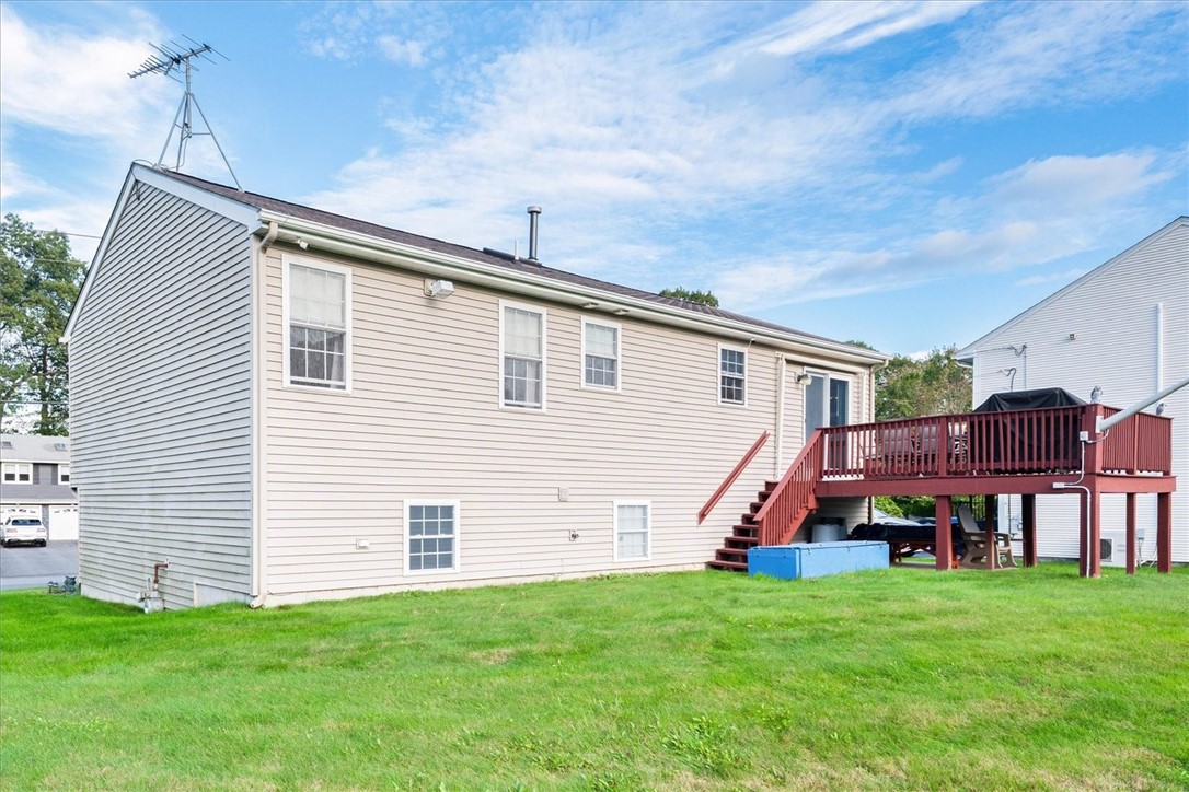 80 Tomahawk Trail Cranston, RI 02921 - Photo 8 of 44