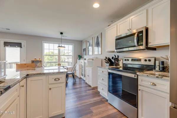 $374,900 | 1329 Lemongrass Drive, Jonesborough, TN 37659