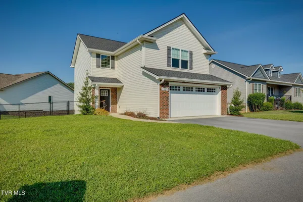 $374,900 | 1329 Lemongrass Drive, Jonesborough, TN 37659