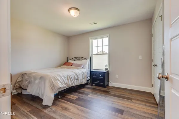 $374,900 | 1329 Lemongrass Drive, Jonesborough, TN 37659