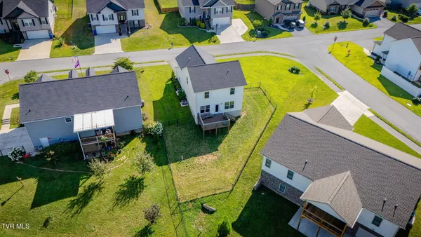 $374,900 | 1329 Lemongrass Drive, Jonesborough, TN 37659