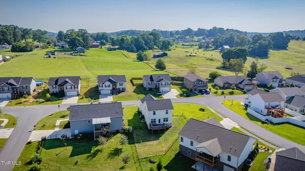 $374,900 | 1329 Lemongrass Drive, Jonesborough, TN 37659