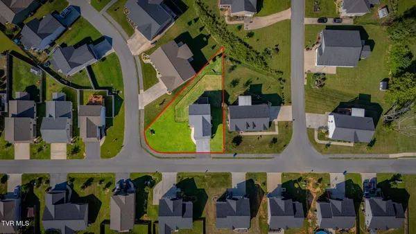 $374,900 | 1329 Lemongrass Drive, Jonesborough, TN 37659