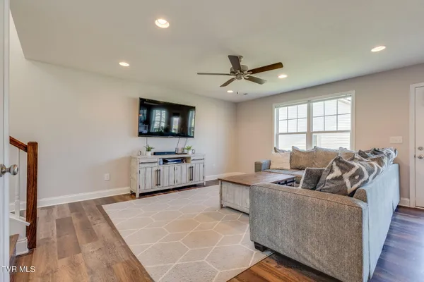 $374,900 | 1329 Lemongrass Drive, Jonesborough, TN 37659