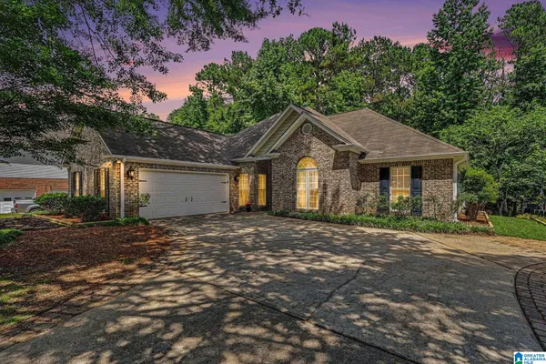 $400,000 | 160 Lake Forest Way, Alabaster, AL 35114