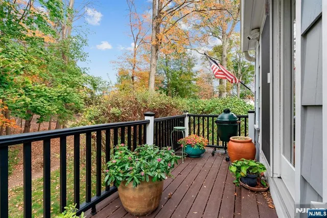 $899,000 | 757 Sunset Terrace, Franklin Lakes, NJ 07417