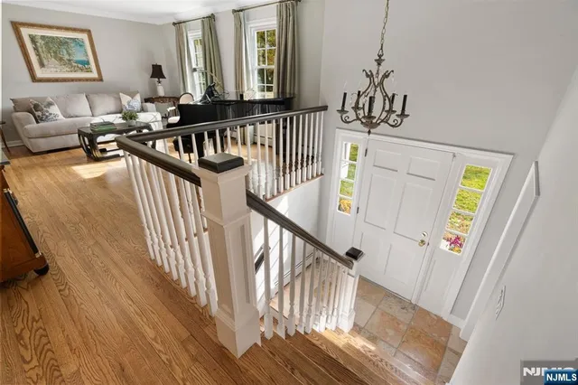 $899,000 | 757 Sunset Terrace, Franklin Lakes, NJ 07417