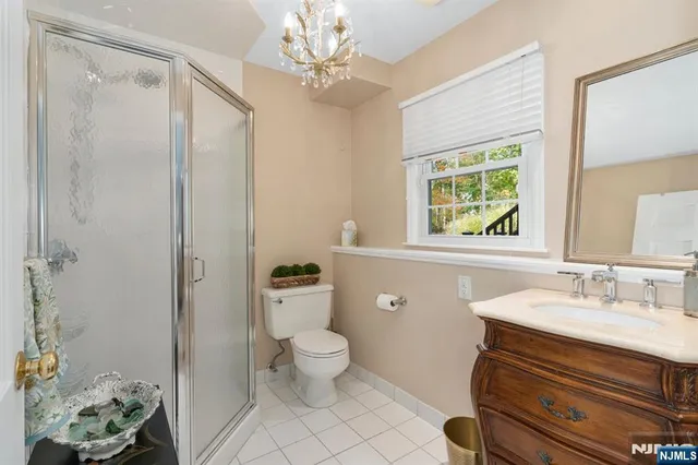 $899,000 | 757 Sunset Terrace, Franklin Lakes, NJ 07417