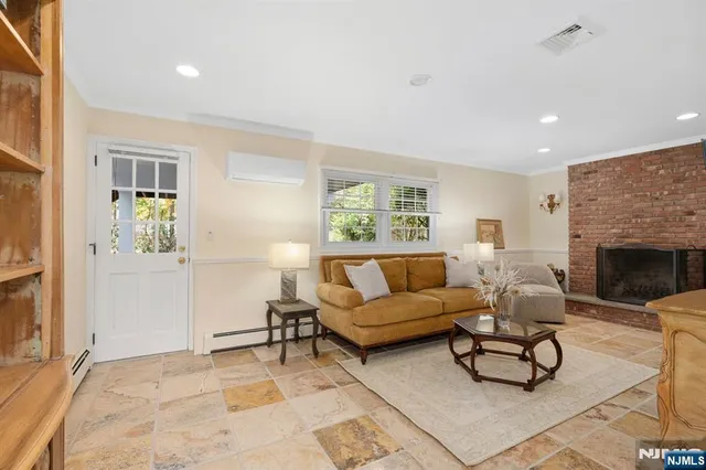 $899,000 | 757 Sunset Terrace, Franklin Lakes, NJ 07417