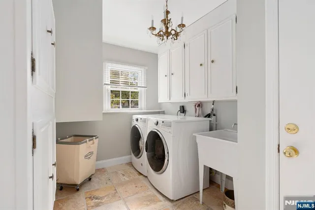 $899,000 | 757 Sunset Terrace, Franklin Lakes, NJ 07417