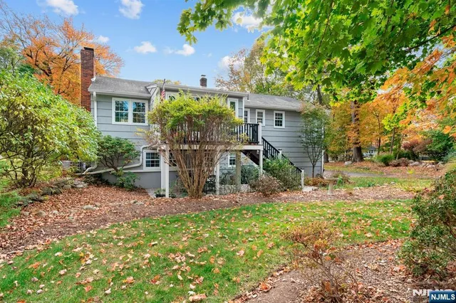 $899,000 | 757 Sunset Terrace, Franklin Lakes, NJ 07417