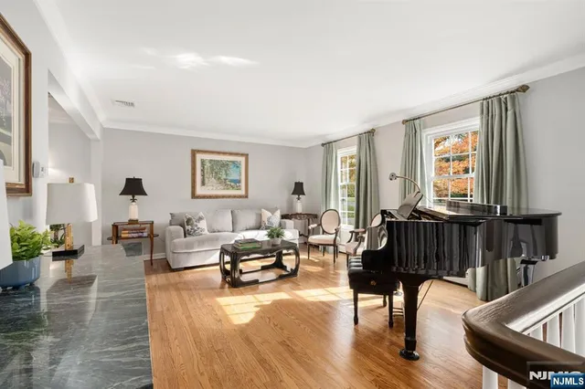 $899,000 | 757 Sunset Terrace, Franklin Lakes, NJ 07417