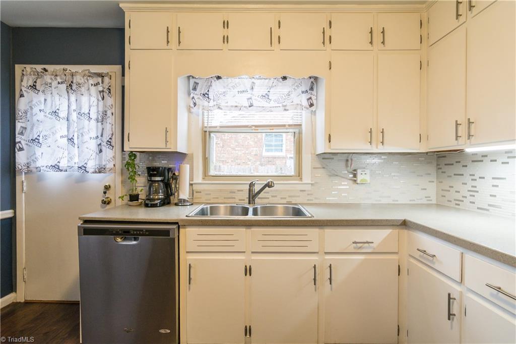 3809 Frazier Road Greensboro, NC 27407 - Photo 7 of 30 Gallery Image 7