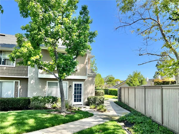 $799,988 | 12 Hollowglen, Irvine, CA 92604