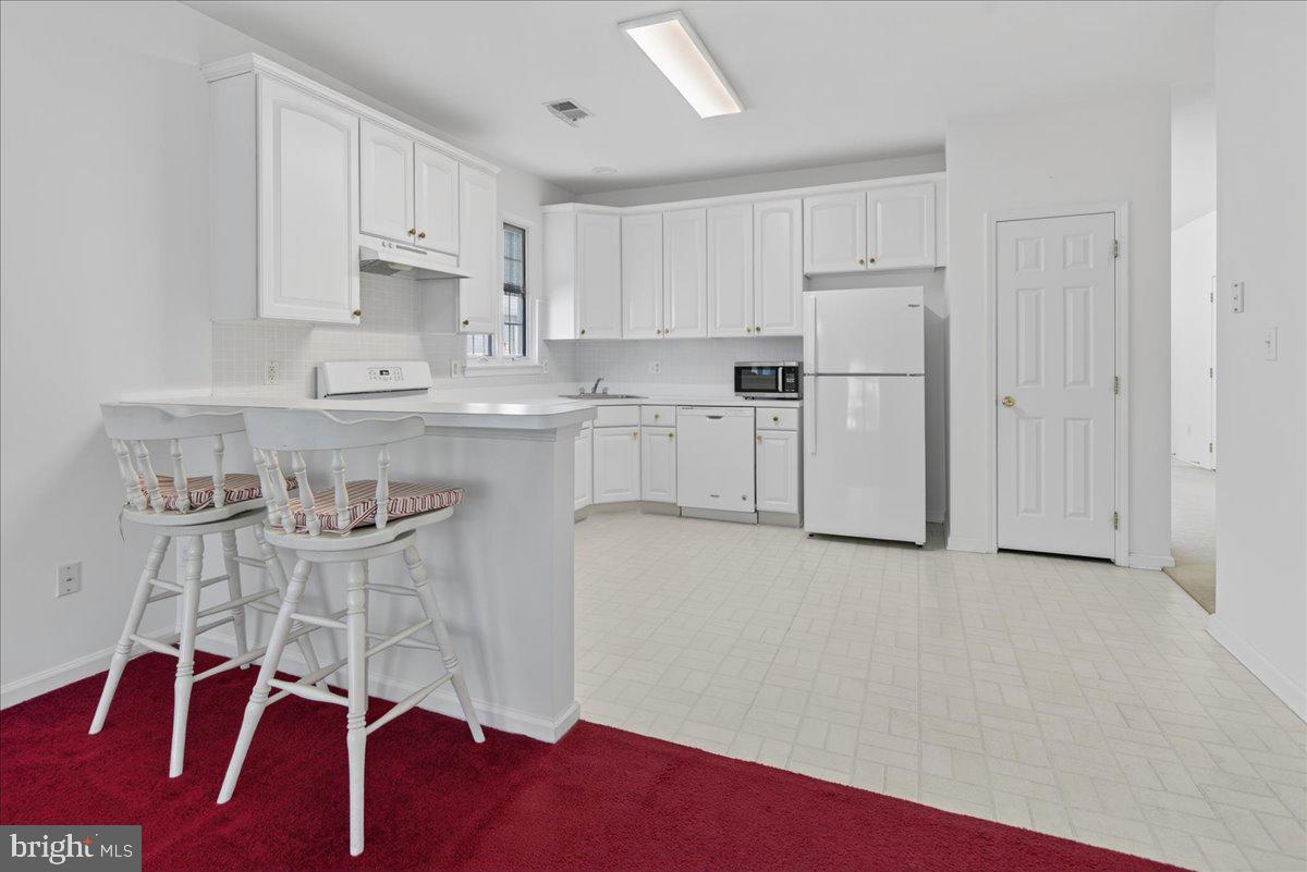 19 Foster Road Pennington, NJ 08534 - Photo 15 of 33