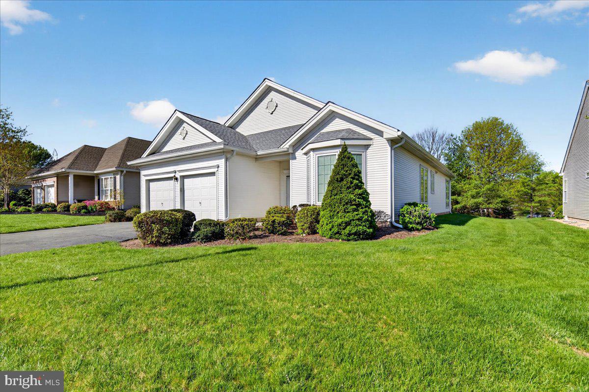 19 Foster Road Pennington, NJ 08534 - Photo 2 of 33