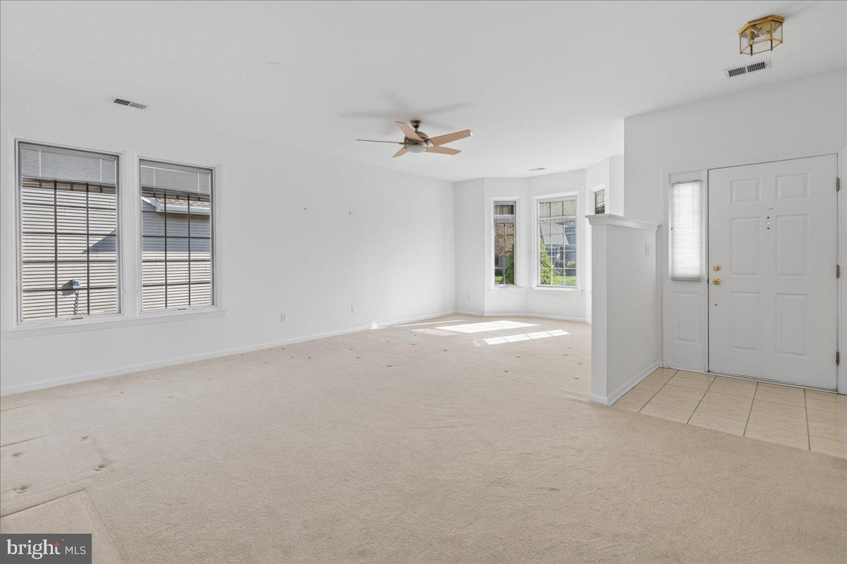 19 Foster Road Pennington, NJ 08534 - Photo 4 of 33