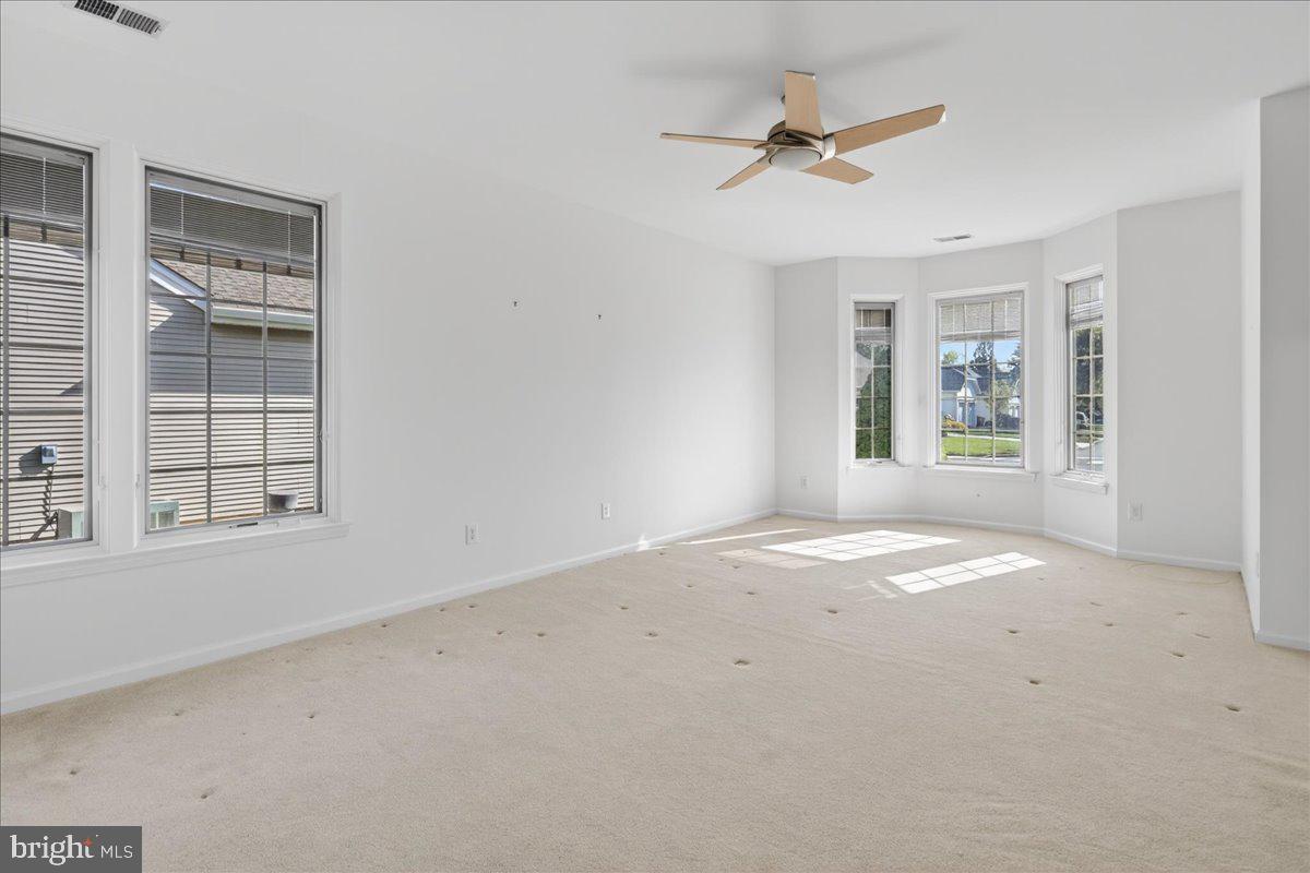 19 Foster Road Pennington, NJ 08534 - Photo 5 of 33