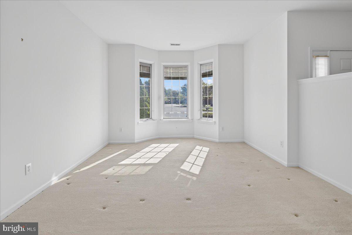 19 Foster Road Pennington, NJ 08534 - Photo 8 of 33