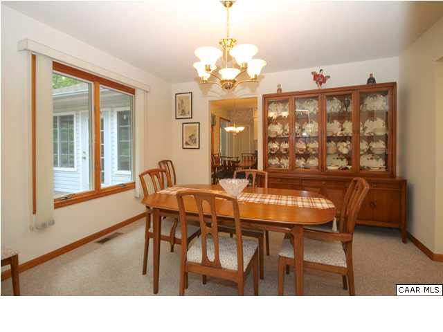 39 Hardwood Road Palmyra, VA 22963 - Photo 10 of 26 This view shows the entry into the Kitchen.