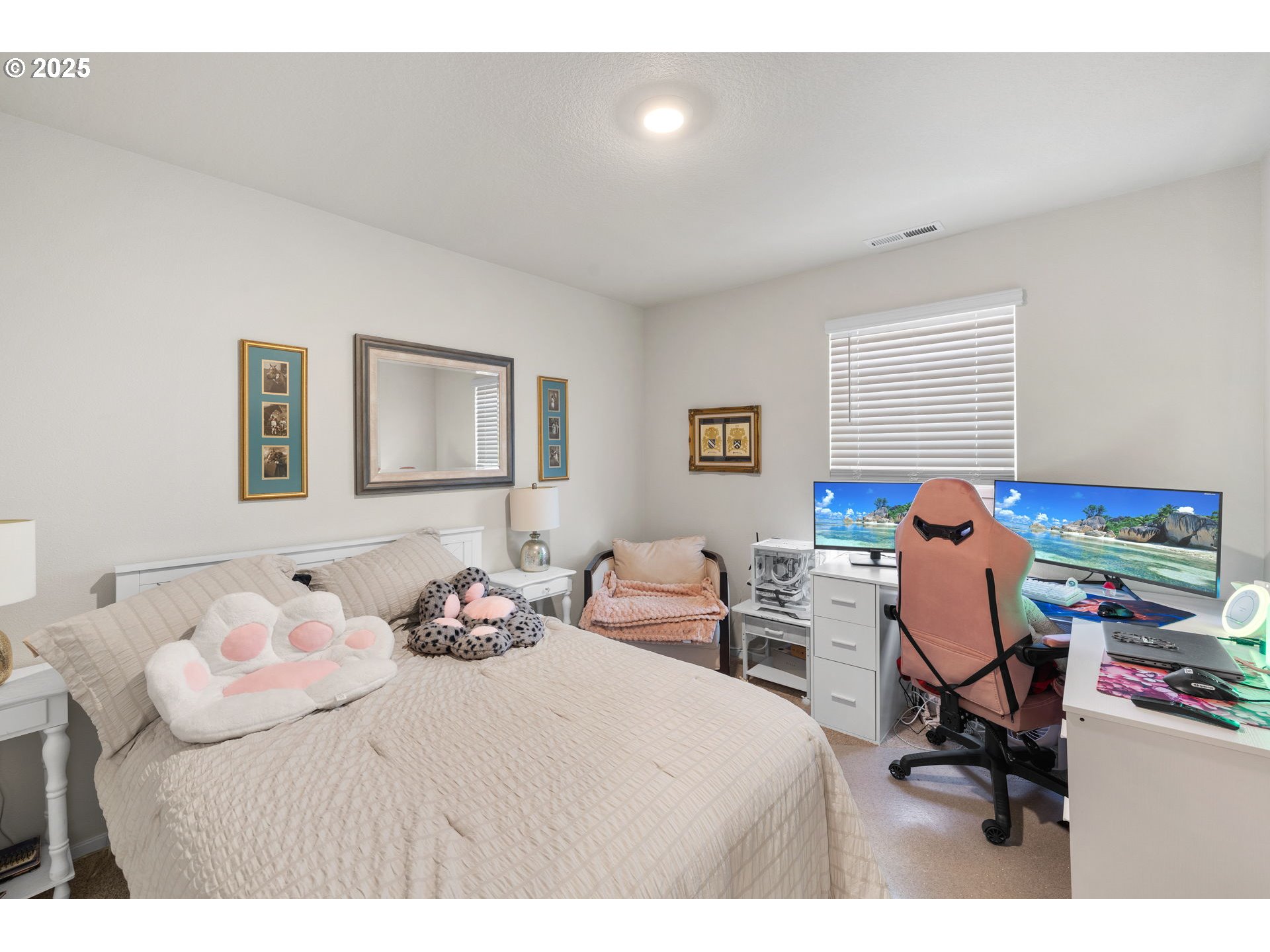 371 Himalaya Street Salem, OR 97301 - Photo 25 of 34 a bedroom with a bed and a chair