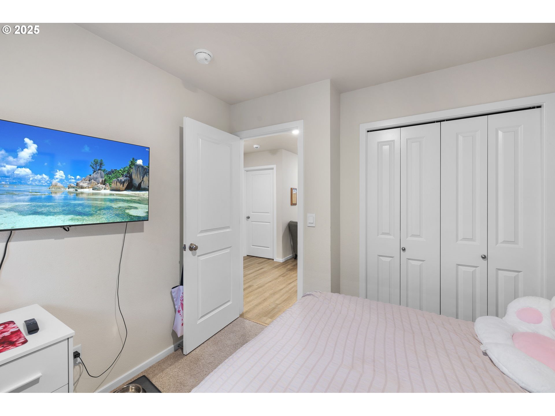 371 Himalaya Street Salem, OR 97301 - Photo 26 of 34 a bathroom with a sink and a mirror