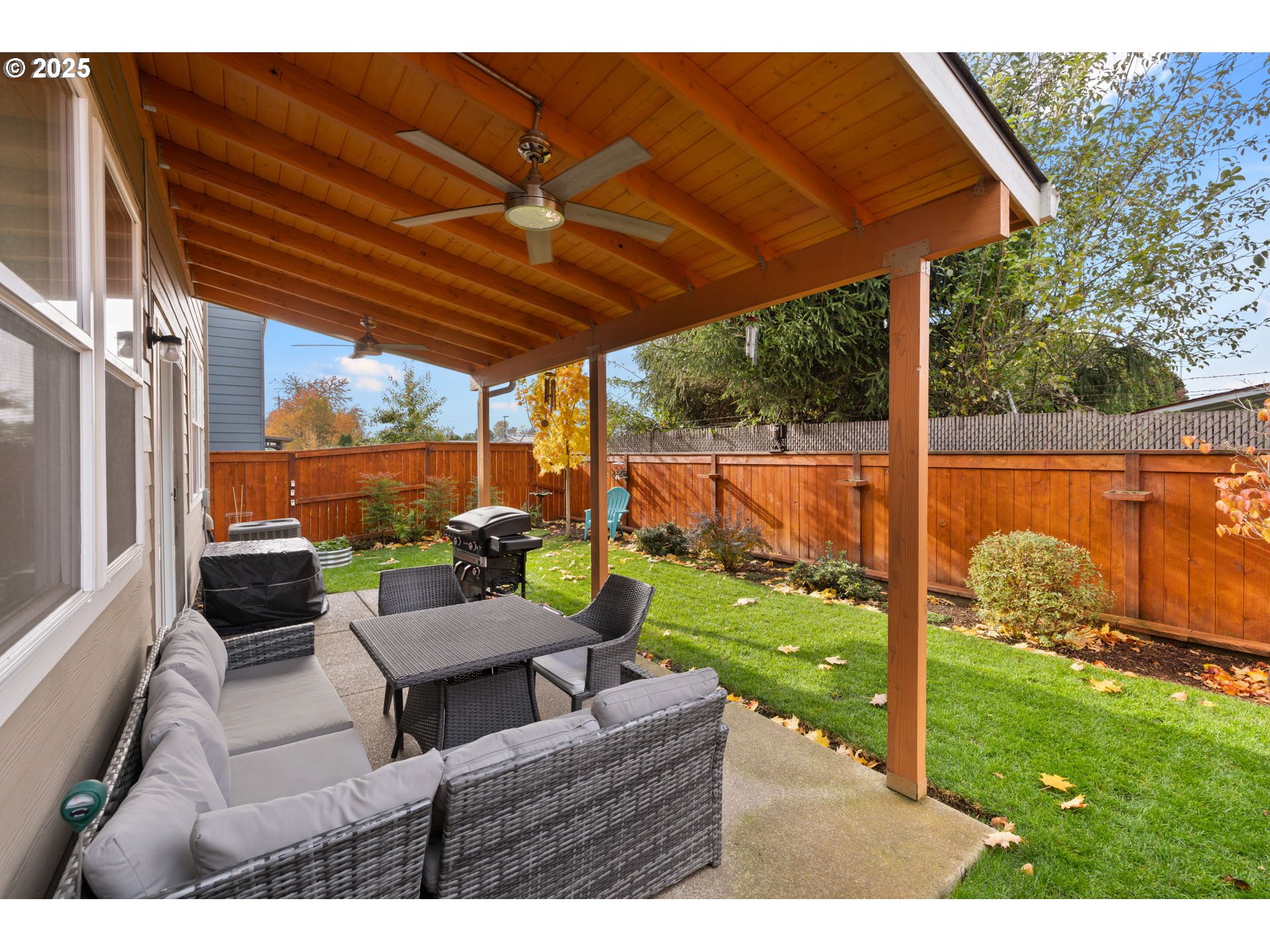 371 Himalaya Street Salem, OR 97301 - Photo 6 of 34 a outdoor living space with furniture and garden view